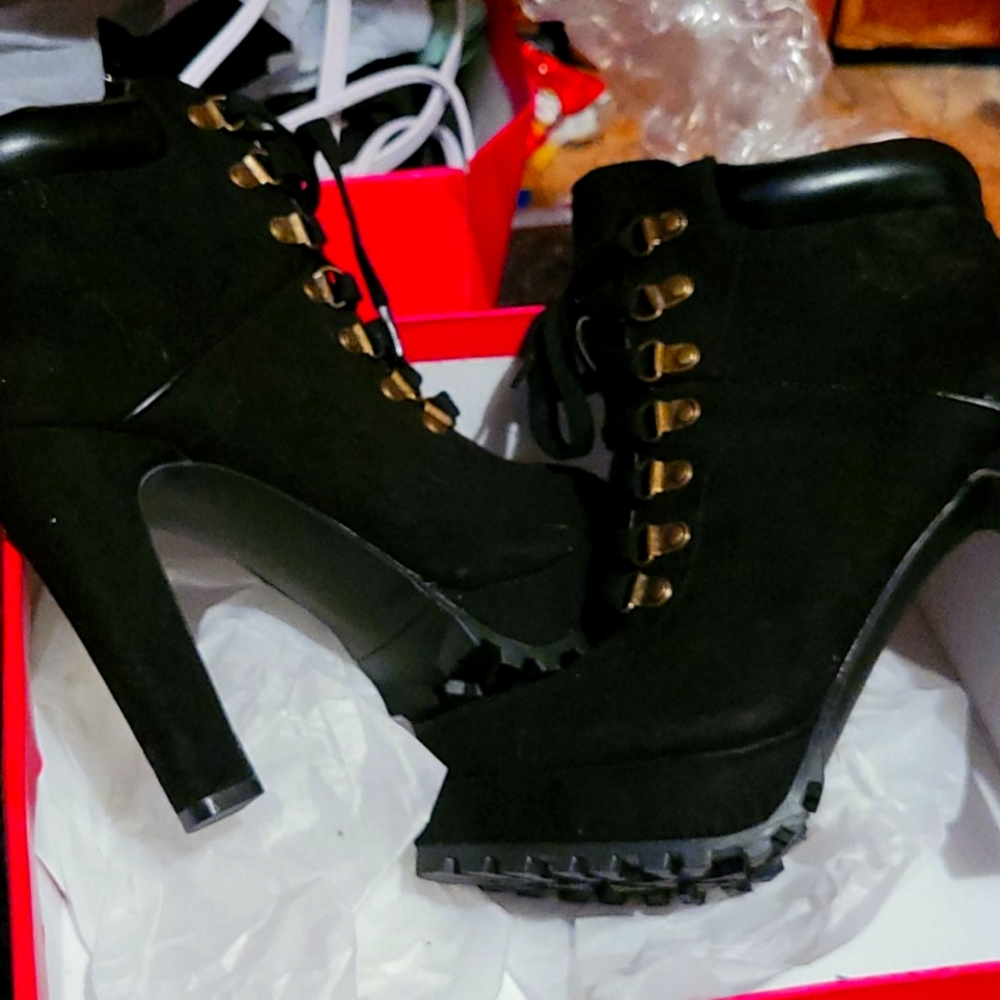 Black boot